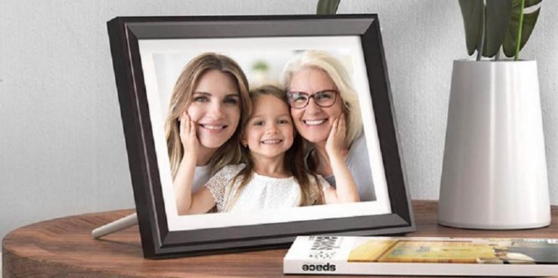 Dragon Touch digital photo frame