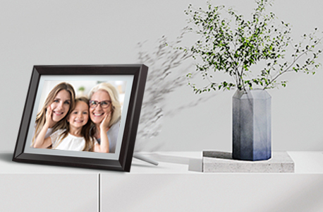 Dragon Touch Classic 10 digital photo frame review