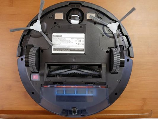 Underside of the Robocist R850 robot vacuum 