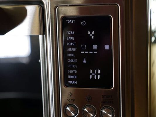 Digital display on the Cosori toaster oven
